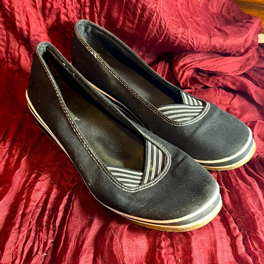 Black and White Close Toe Wedge size 7.5